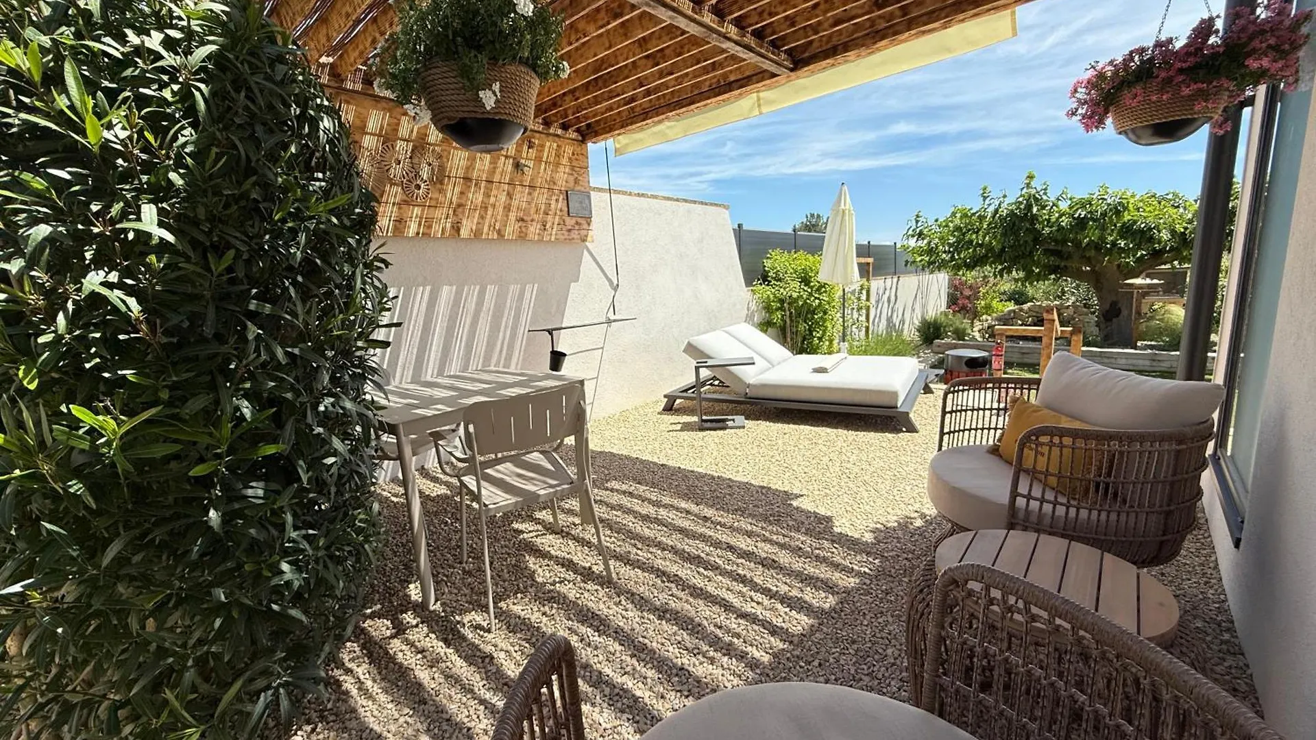 Une Nuit En Luberon Puyvert 0*,